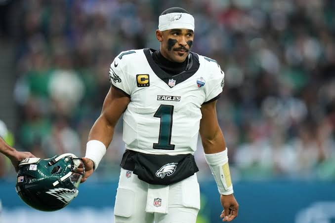 Tua y Hurts: cuando la salud de un quarterback vale más que cualquier&nbsp;victoria